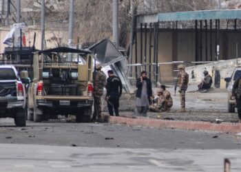 د پاکستان یو شمېر سیاسي ګوندونو د امنيتي وضعيت خرابېدو له امله د دغه هېواد پر امنيتي ادارو نيوکې کړې