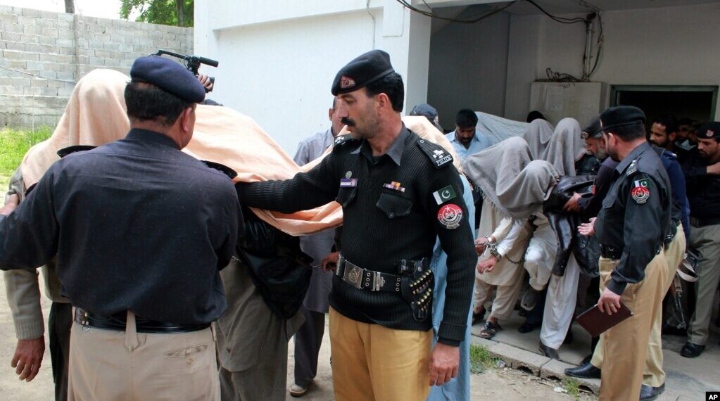 پاکستاني پولیسو خیبر پښتونخوا کې د افغانانو پر ضد عملیات چټک کړي