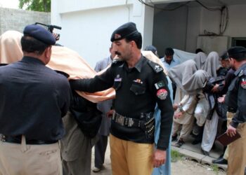 پاکستاني پولیسو خیبر پښتونخوا کې د افغانانو پر ضد عملیات چټک کړي