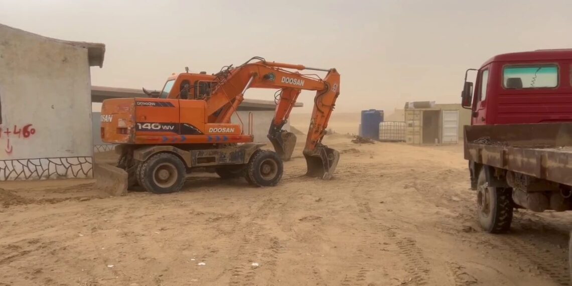 د اندخوی ولسوالۍ مالګې کان ته غځېدلي سړک جوړولو کار پيل شو