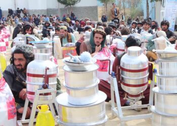 خوست کې۱۲۰۰ تنه له حرفوي زده کړو فارغ شول