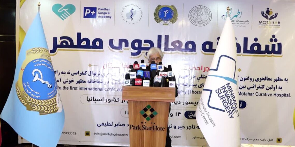 روغتیايي سکټور: د ښځینه ډاکټرانو له کمښت وېره لرو، باید د نجونو پر زده کړو بندیز لرې شي