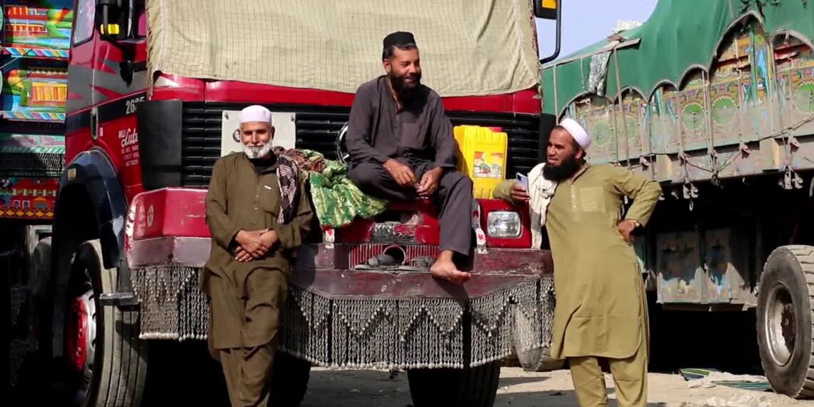 پاکستاني رسنۍ: افغانستان سره لارې بندولو، پاکستان اقتصادي ناورین ته نږدې کړی