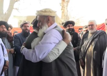 د قومي مشر فضل الکریم فضل په منځګړیتوب د دوو کورنیو دښمني په دوستۍ بدله شوه