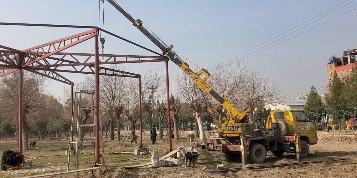 د ننګرهار خلک له نړیوال بانک د نیمه کاره پروژو بشپړولو غوښتنه کوي