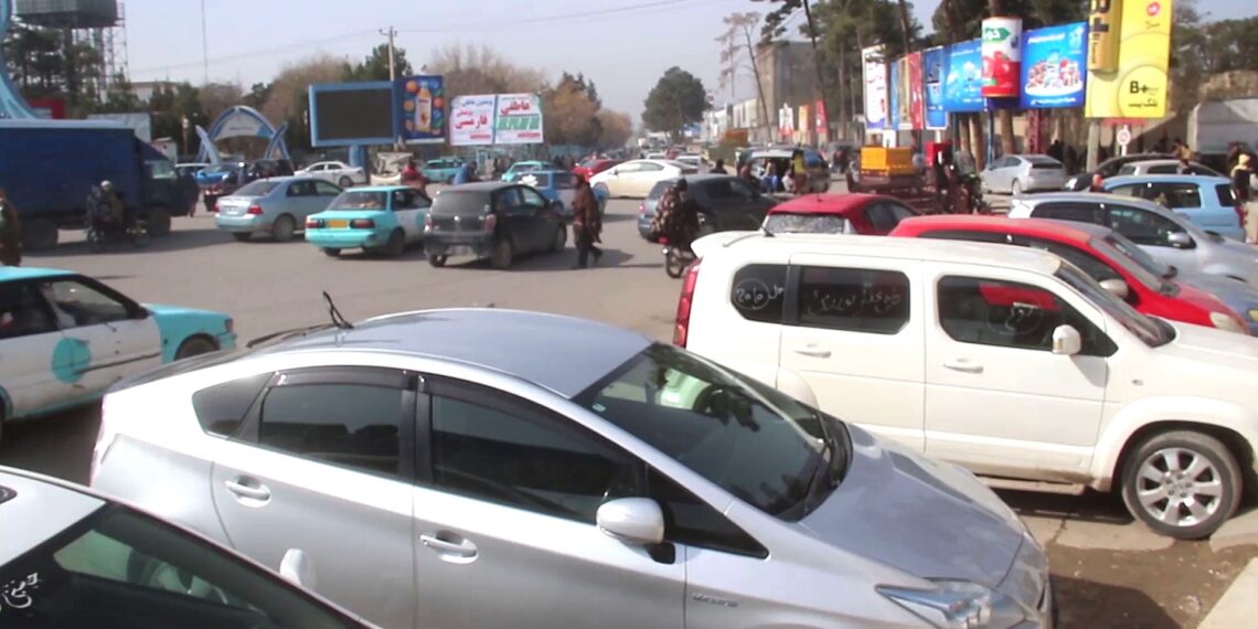 هرات ښاریان: پر سړکونو تمځایونه د لار بندېدو او ټرافیکي بې نظمیو لوی لاملونه دي