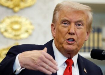 Trump: Iran’s ruling regime has collapsed, talks ongoing with remaining factions