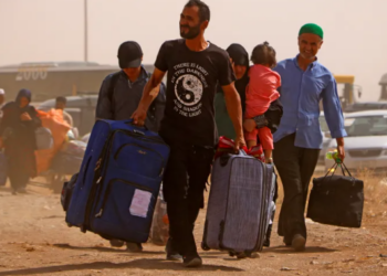 له ایران سره د امریکا او اسراییلو جګړه؛ له ۳۰ زرو زیات افغان کډوالو هېواد ته راستانه شوې