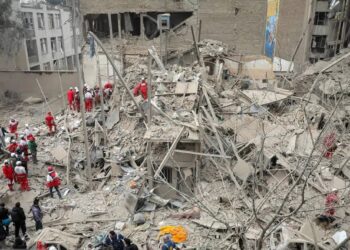 ایران: د امریکا او اسراییلو بریدونو کې د یوې افغانې کورنۍ شپږ غړي شهیدان شوي