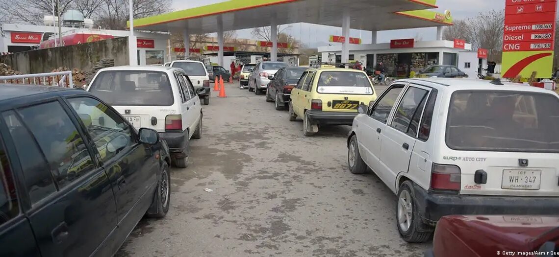 پاکستان کې د انرژۍ بحران، شهباز شریف یې د مهارولو بېړني ګامونه اعلان کړل