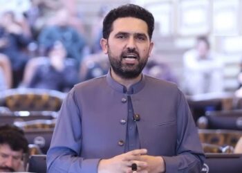 افریدی: د پاکستان پوځ د پښتنو او بلوڅانو وینه د اوبو په څېر بهولې ده