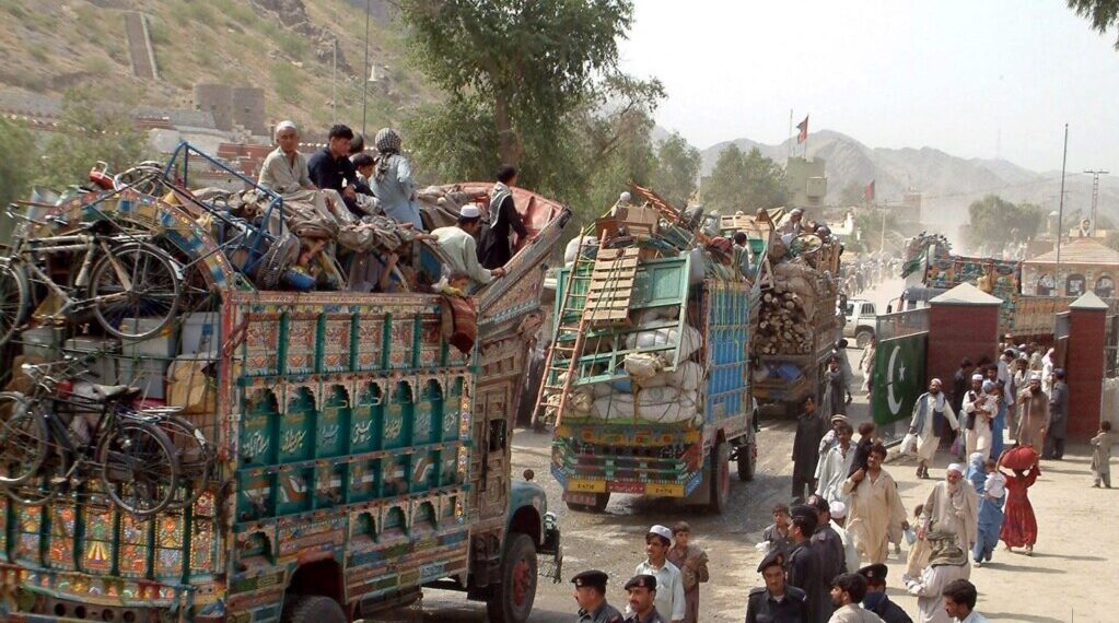 خیبرپښتونخوا کې د افغان کډوالو جبري ستنولو عملیات بیا پيلېږي