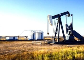 هېواد کې د تېلو بیو لوړېدو وروسته، سوداګر د نفتو پر استخراج د پانګونې زیاتولو غوښتنه کوي