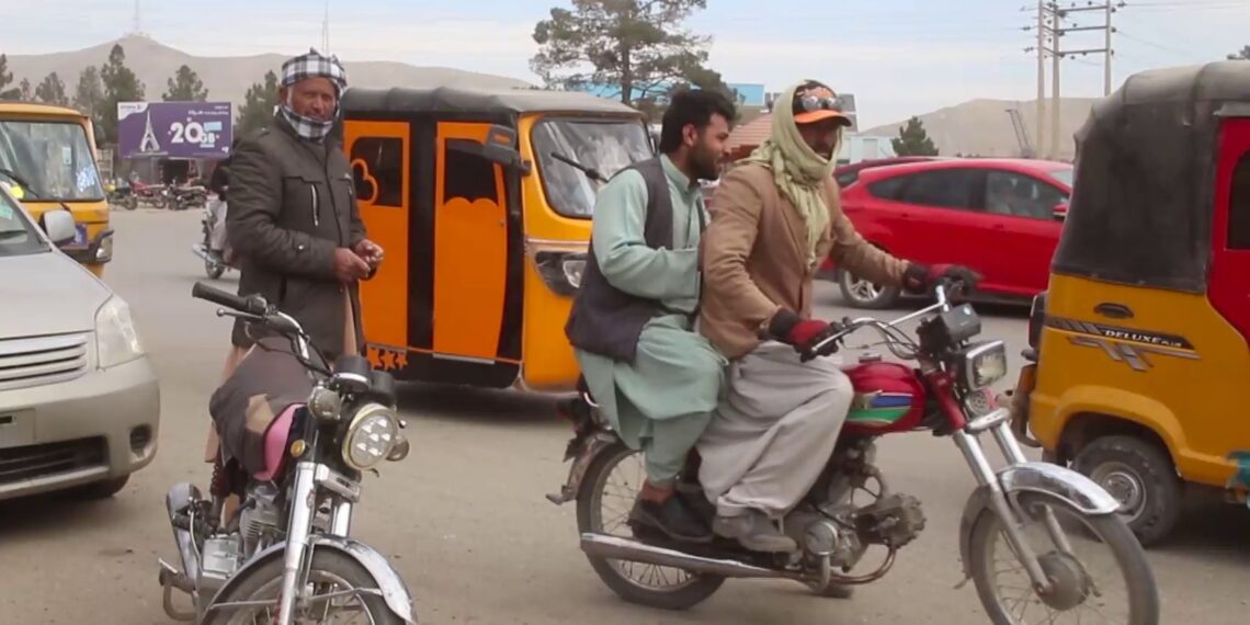 هرات کې پر موټرسایکلونو د مسافرو لېږد سره ټرافیکي پېښې هم زیاتې شوې