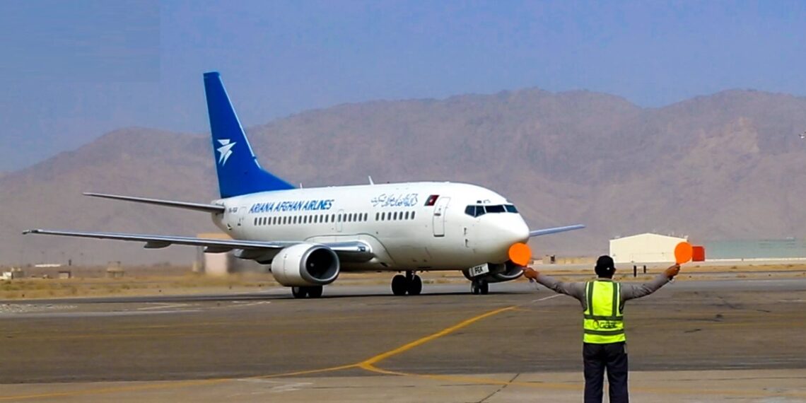 ټرانسپورټ او هوايي چلند وزارت: تېر کال د هېواد له هوايي ډګرونو ۱۲ زره الوتنې شوې