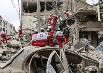 پر ایران د امریکا او اسراییلو هوايي بریدونو کې ۱۶افغانان شهیدان شوي