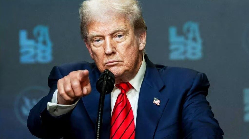 ټرمپ یوځل بیا د ایران ملکي تاسیساتو او برېښنا کوټونو ویجاړولو خبرداری ورکړ