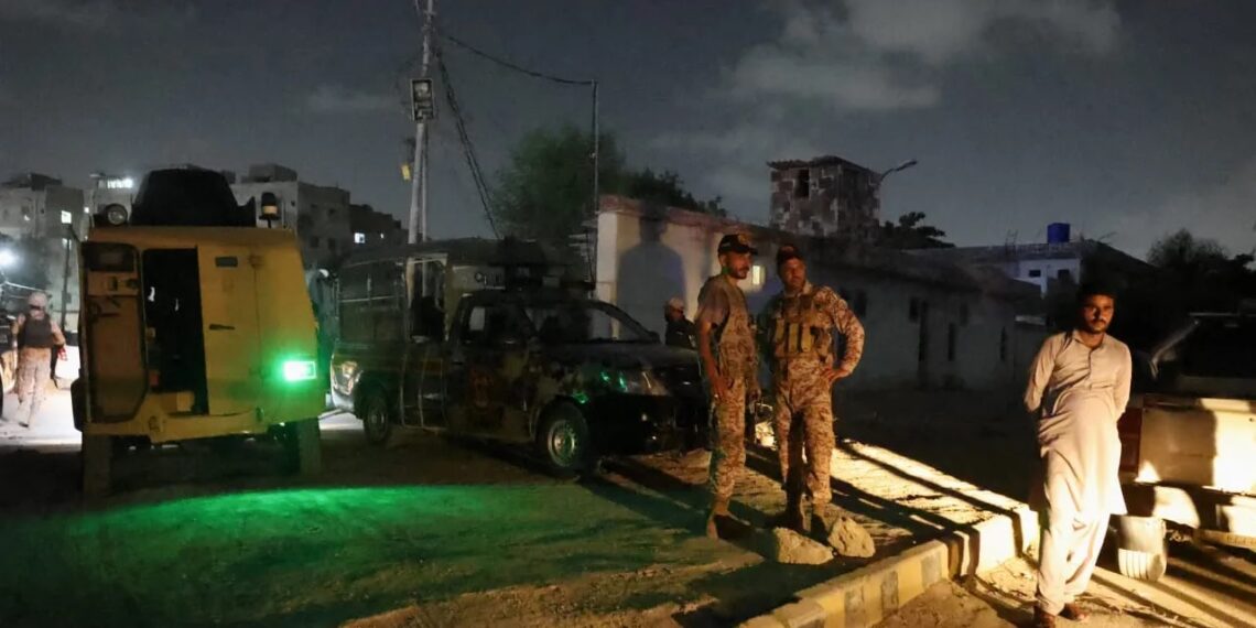 کراچۍ کې د رنجرز ځواکونو پر مرکز برید؛ ګڼو پوځیانو ته مرګ ژوبله اوښتې
