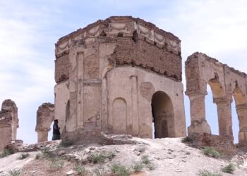 د سلطان محمدخان طلايي مقبره له منځه تللو په حال کې ده