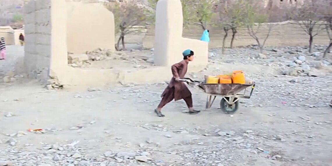 یونیسف: د میلیونونه افغان ماشومانو روغتیا، زده کړې او ژوند د طبیعي پېښو له خطر سره مخ دي