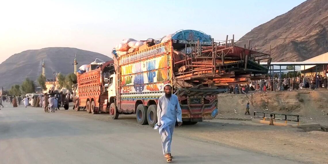 له تورخم لارې د کډوالو  راستنېدلو لړۍ چټکه شوې