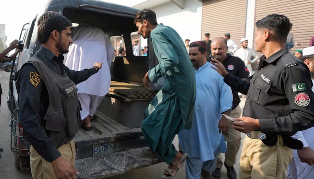 پاکستان خیبر پښتونخوا کې پر افغان کډوالو د وتلو فشارونه زیات کړي
