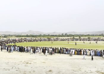 خوست کې د ۳۰ سیمه ییزو لوبډلو ترمنځ د کرېکټ سیالیو پایلوبه ترسره شوه