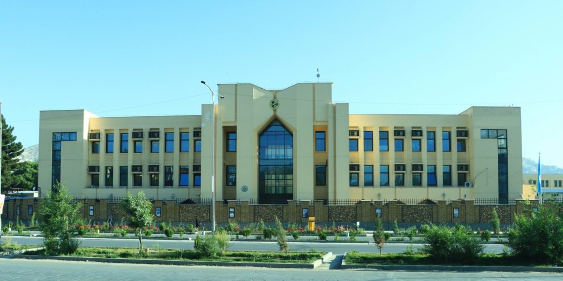 مجاهد: شاوخوا ۸۰ زره تنه په تخنیکي او مسلکي زده کړو بوخت دي