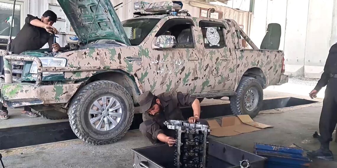 زابل کې څه کم ۴ زره له کاره لوېدلي نظامي وسایط بېرته رغول شوي