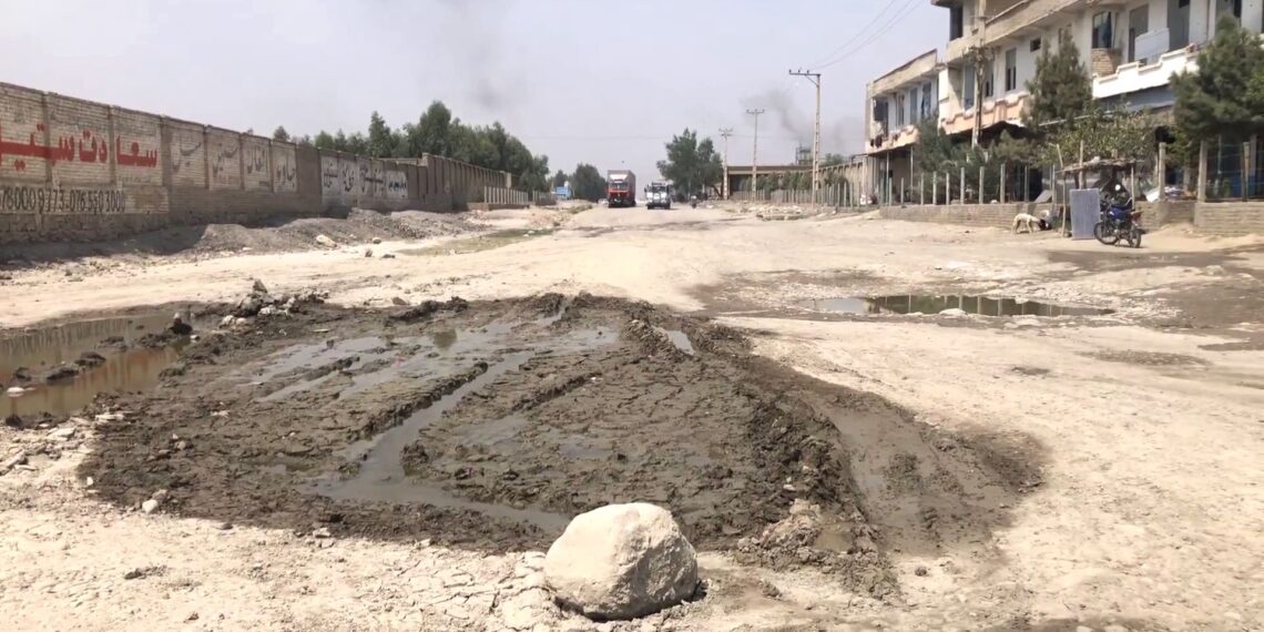 د ننګرهار صنعتکاران تولیدي کارخونو ته د غځېدلي سړک جوړېدو غوښتنه کوي