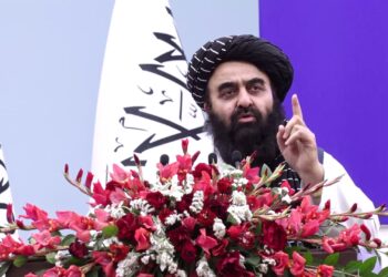 متقي: هېڅوک د خپلې شخصي انګیزې له مخې پر ولس فشار نه شي راوستی