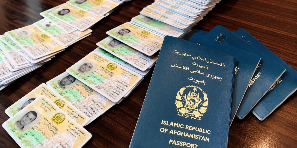 مجاهد: تېرکال شاوخوا۶۵۰ زره پاسپورټونه او دوه میلیونه الکټرونیکي تذکرې وېشل شوي