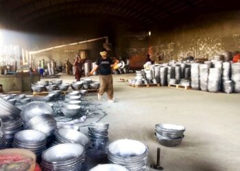 بلخ کې د دېګونو جوړولو یوې بلې کارخونې فعالیت پيل کړ